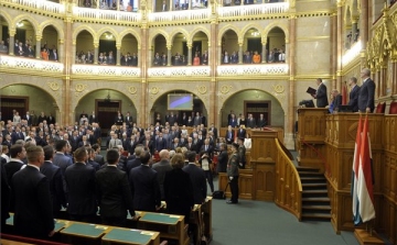 A veszélyhelyzet megszüntetéséről tárgyal az Országgyűlés