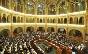 Megváltozhat Csongrád megye neve - Ma kezdődik a parlament őszi ülésszaka